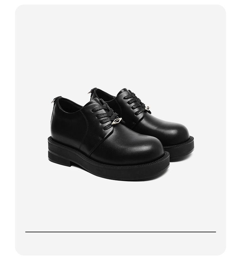 Titan Noir Oxford 9.0