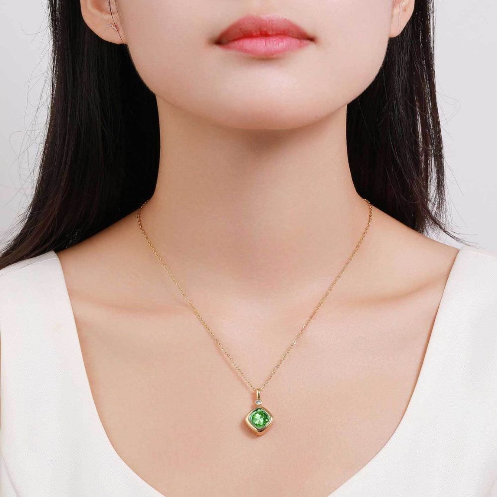 VINTAGE GEM NECKLACE