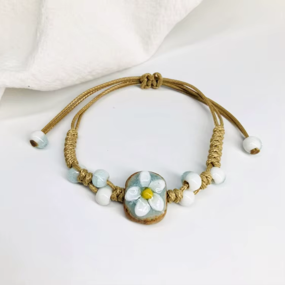 DELICATE FLOWER BRACELET (ADJUSTABLE)