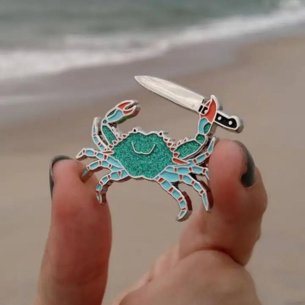 STABBY CRAB ENAMEL PIN