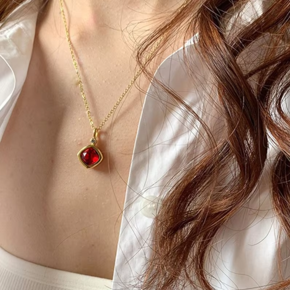 VINTAGE GEM NECKLACE