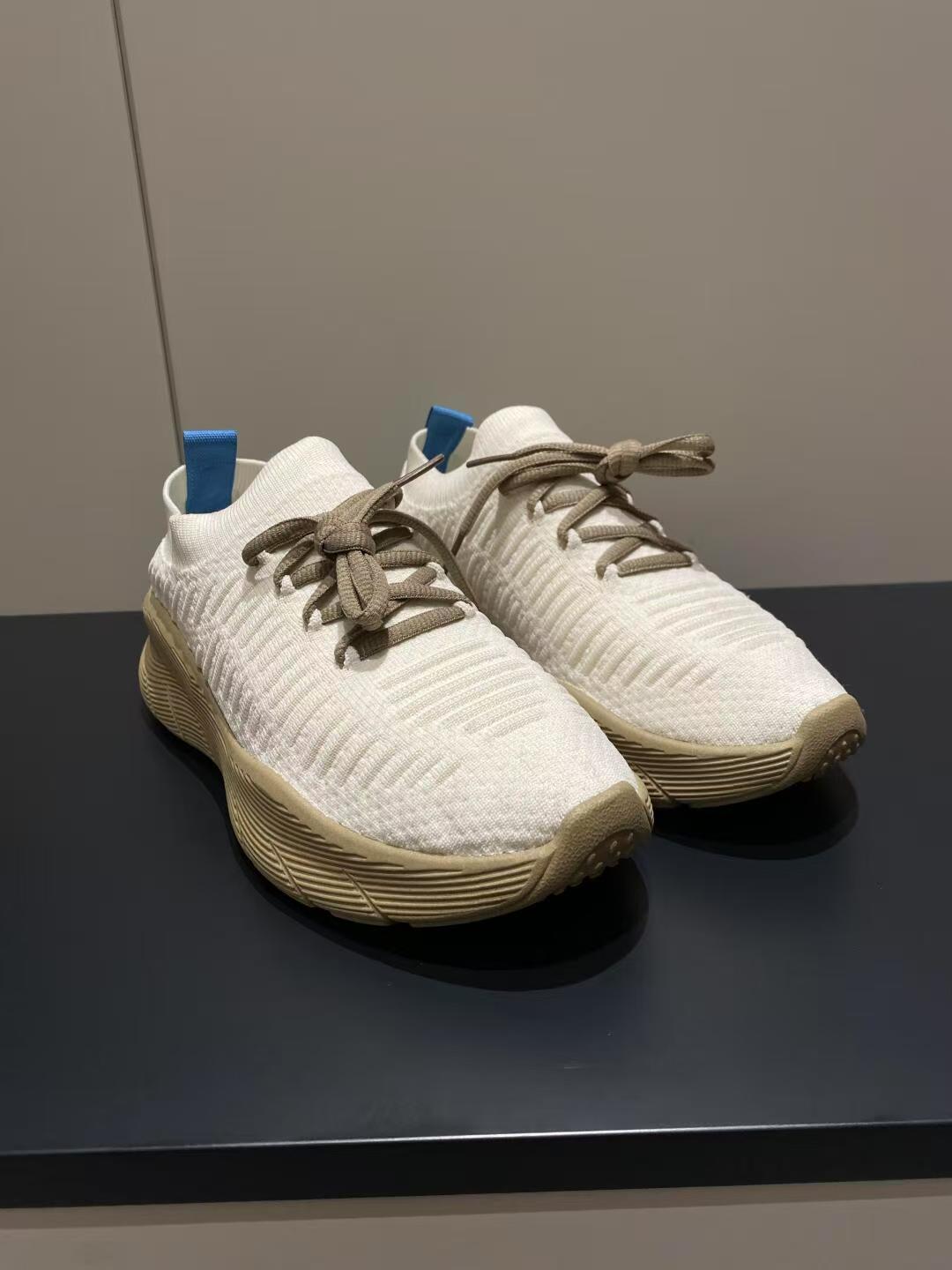 Woven Boost Runner