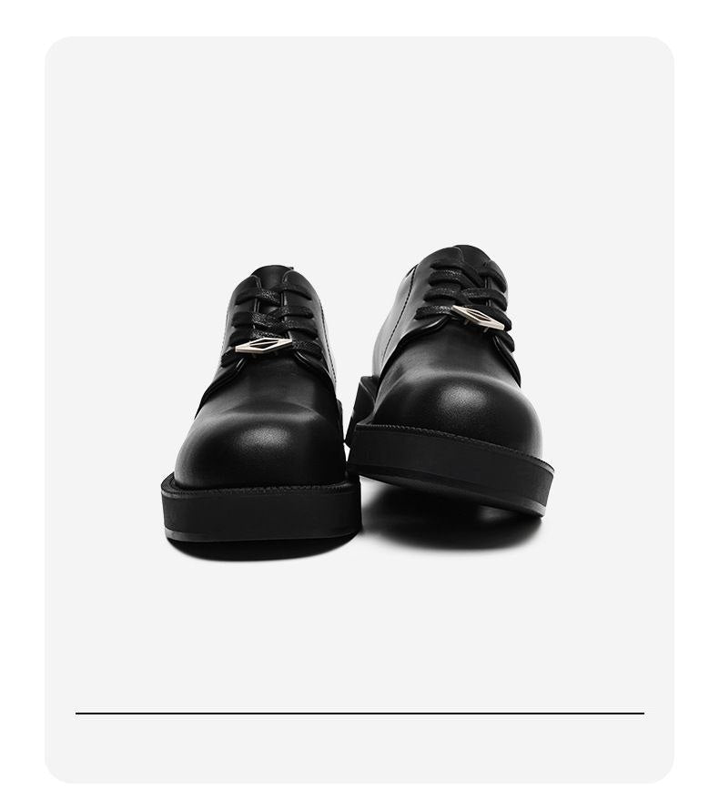 Titan Noir Oxford 9.0